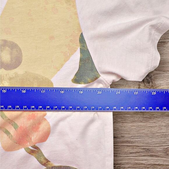 UTGP Nintendo PIKMIN x UNIQLO T-shirt  2017 Rare Women's Medium - Picture 6 of 8